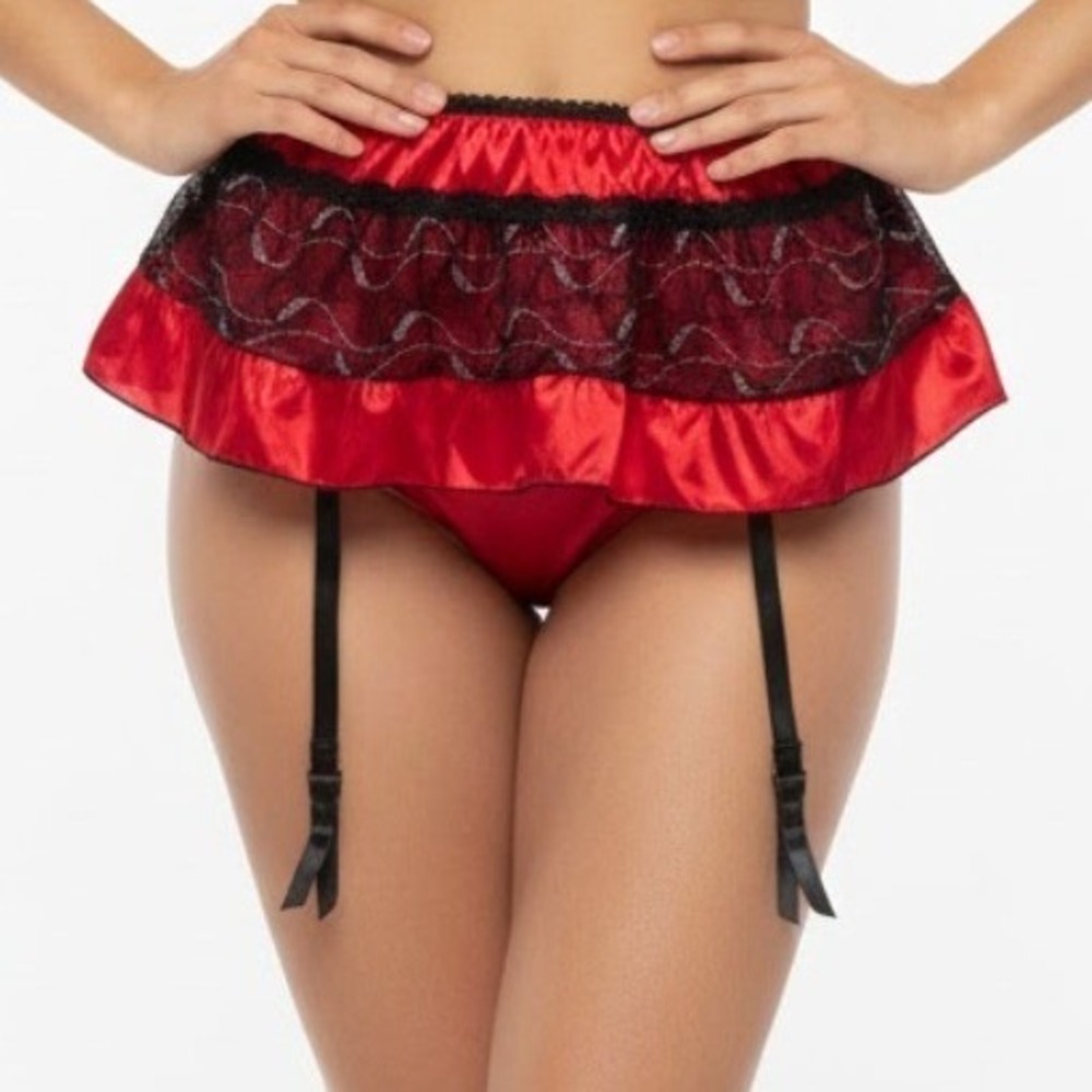 Body Central Native Womans Red Lace Trimmed Garter Skirt Thong M Vintage Y2K‎